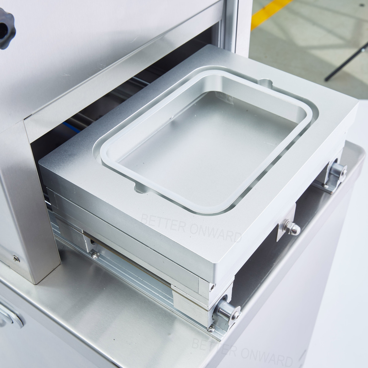 skin-pack-tray-sealer-9