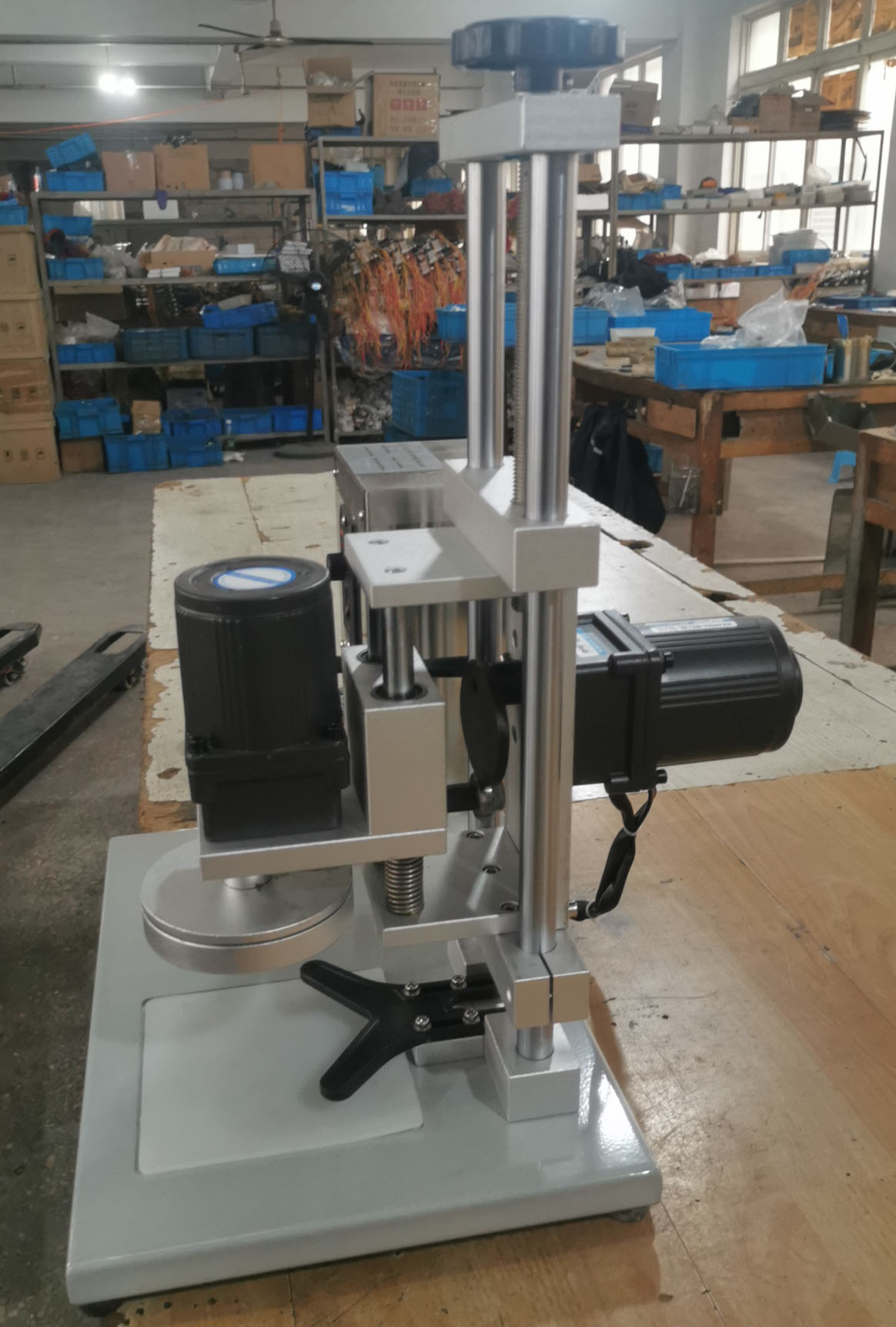 DHZ-450B Semi-automatic Bottles Metal Plastic Screw Flat Caps Capping Machine