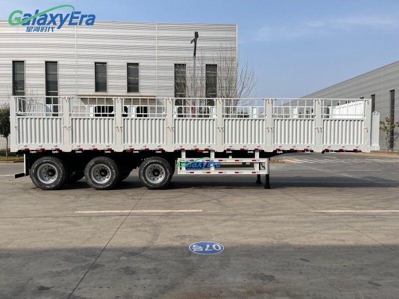 Remolque de carga con valla semirremolque