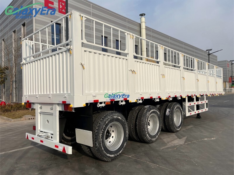 Remolque de Carga con Valla Semitransparente