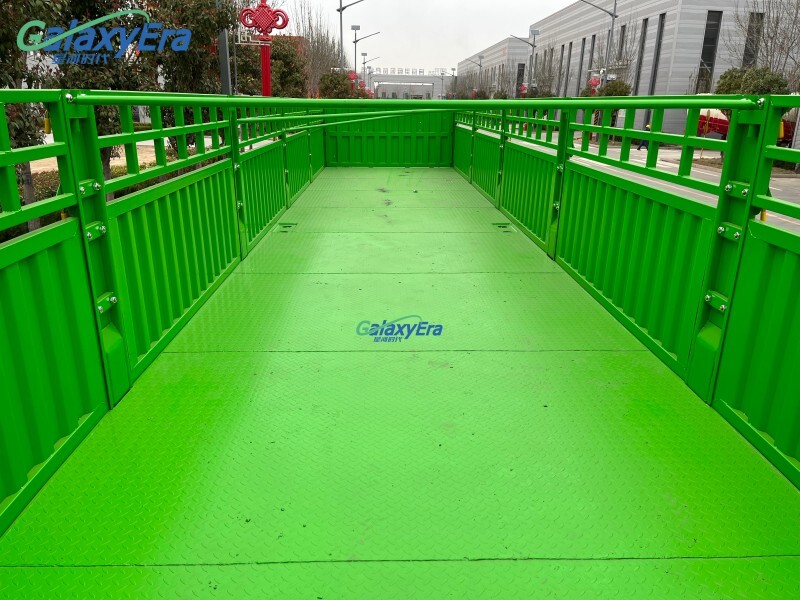 Semi remolque de carga con 3 ejes y cercado