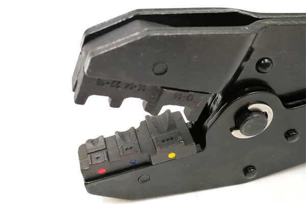 Изолированные клеммы и обжимные инструменты для разъемов LXR-30J