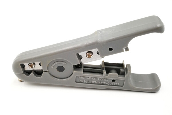 Многофункциональный коаксиальный стриппер и резак UTP/STP HT-S501A