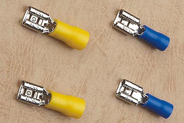 Изолированный штекерный разъём Изолированный штекерный разъём