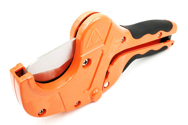 Труборез для ПВХ труб макс. диаметром 42 мм PC-317-42