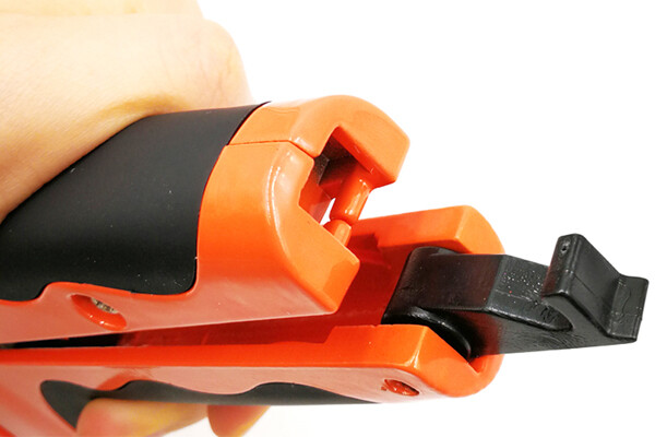 Труборез для ПВХ труб макс. диаметром 42 мм PC-317-42