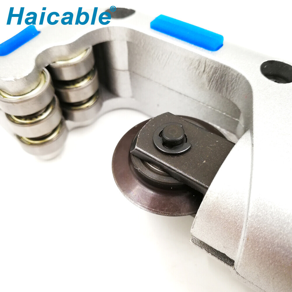 CT-532 Труборез роликового типа