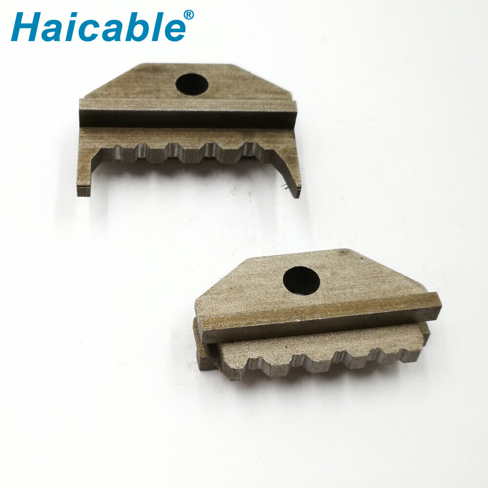 Авиалинии повернутых контактных штекеров 156 Dies