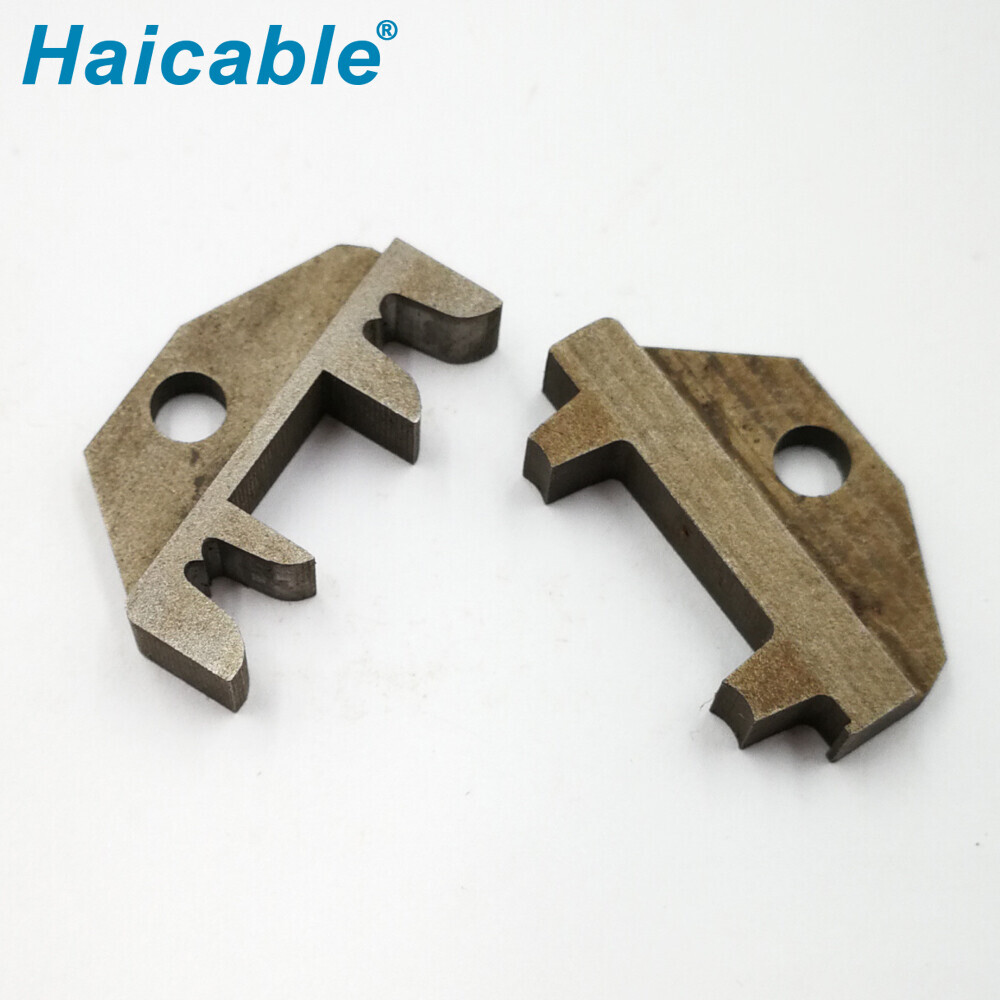 Изолированные флаговые клеммы 90° 0506FL Dies