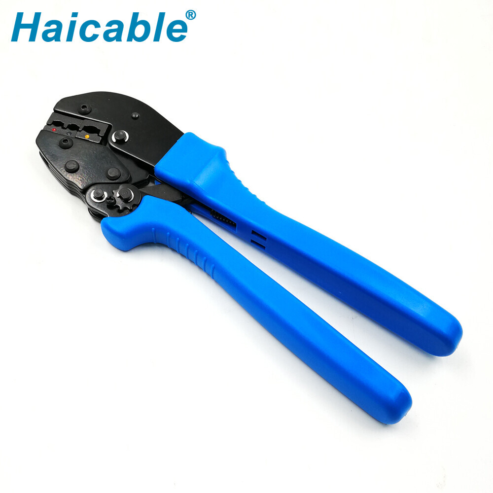 Изолированные клеммы и инструменты для обжима разъемов AP-03C Изолированные клеммы и инструменты для обжима разъемов AP-03C