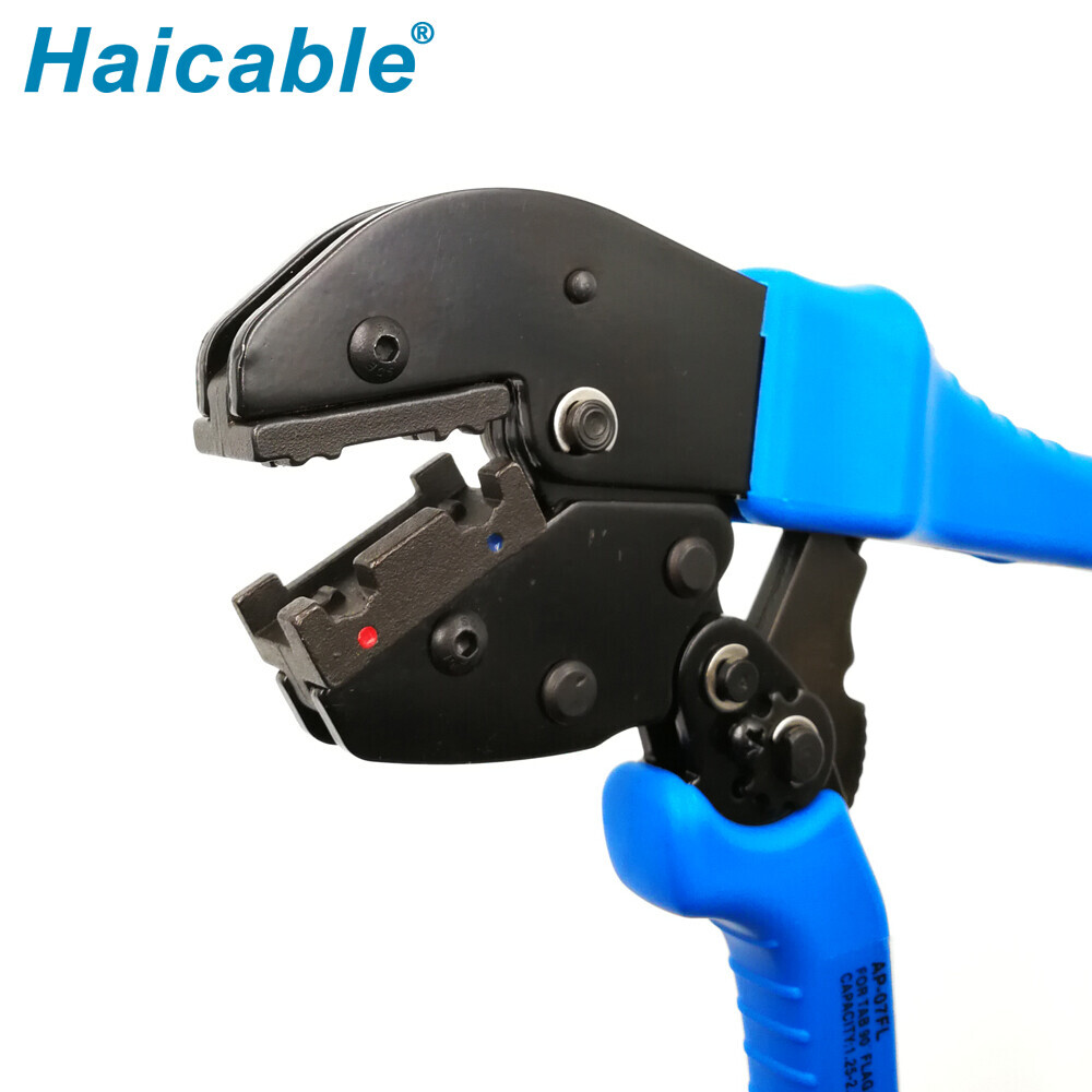 Инструмент для обжима изолированных флажковых клемм под углом 90° AP-07FL