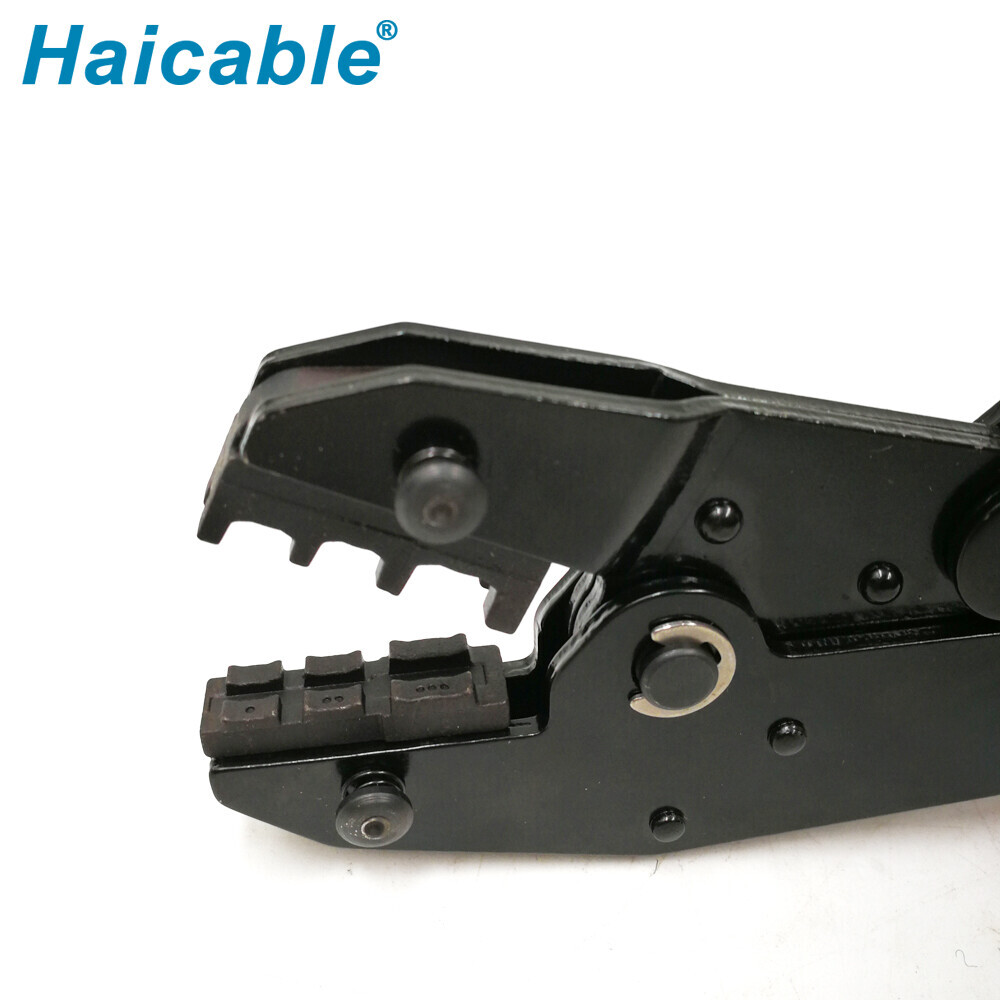 Изолированные клеммы и инструмент для обжима разъемов LXN-03C