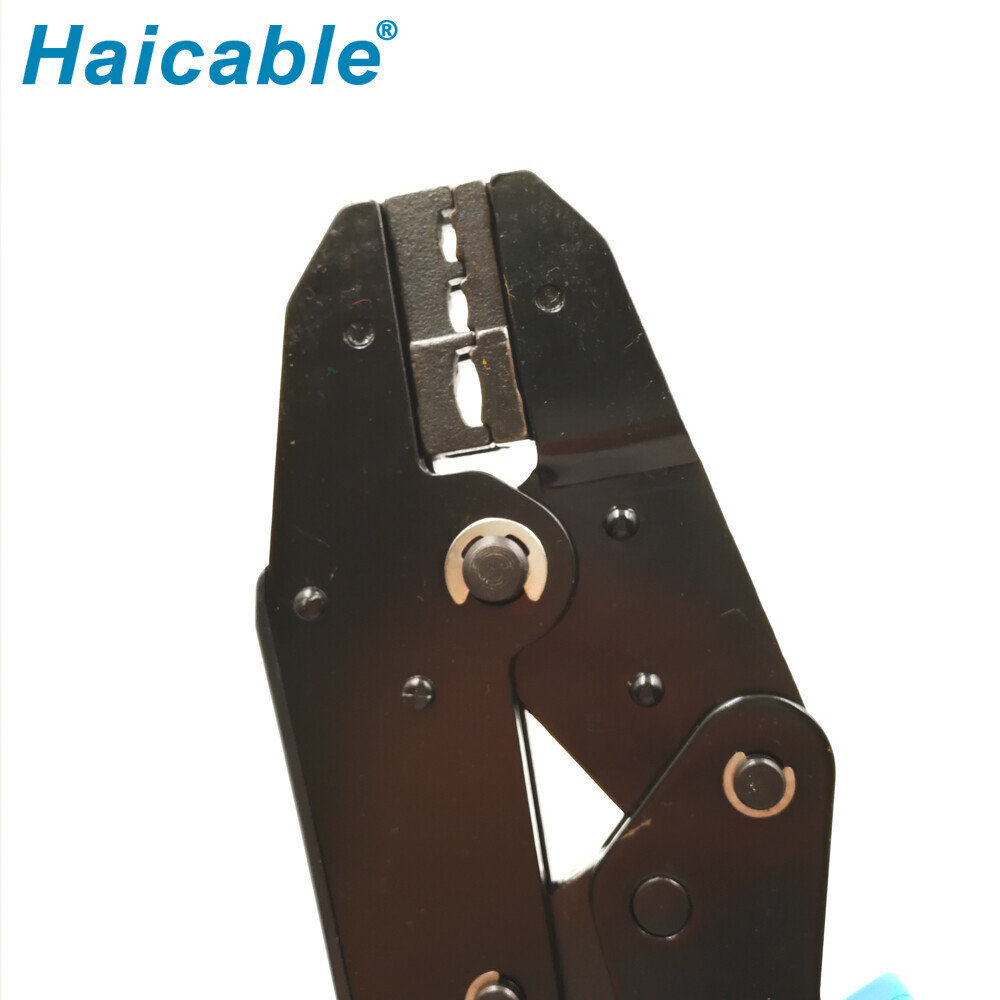 Изолированные клеммы и инструмент для обжима разъемов LX-03C