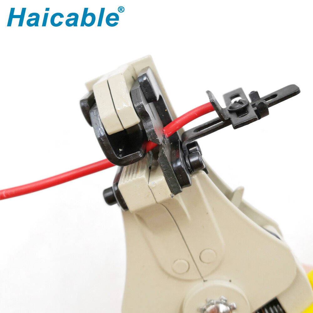 Макс. сечение провода 3,2 мм² для зачистки LX-700A/B/N