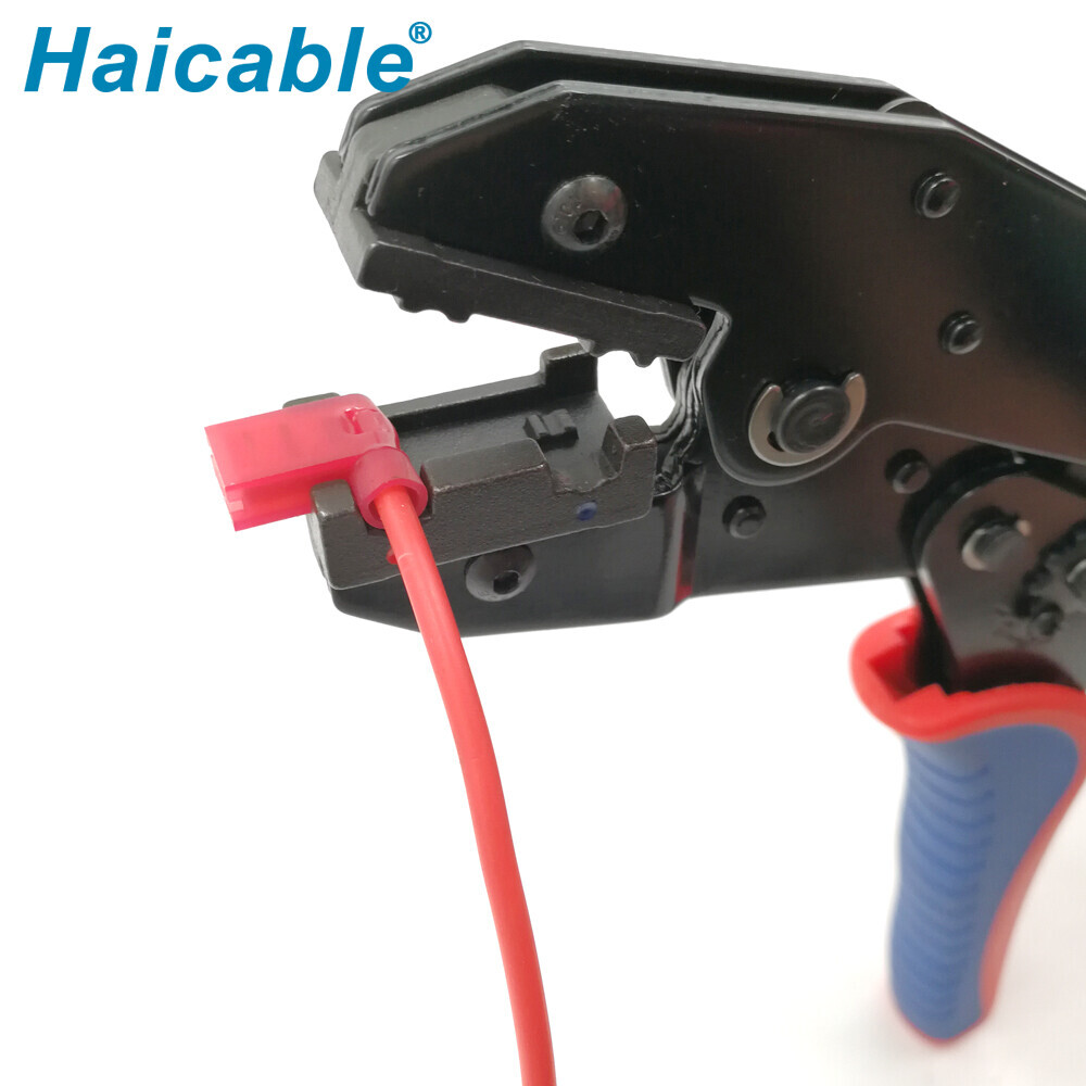 Инструмент для обжима изолированных флажковых наконечников под углом 90° LY-07FL