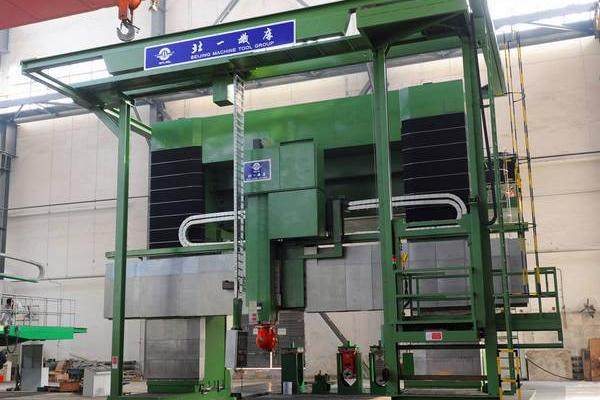 Портальный расточно-фрезерный станок с ЧПУ с подвижной балкой