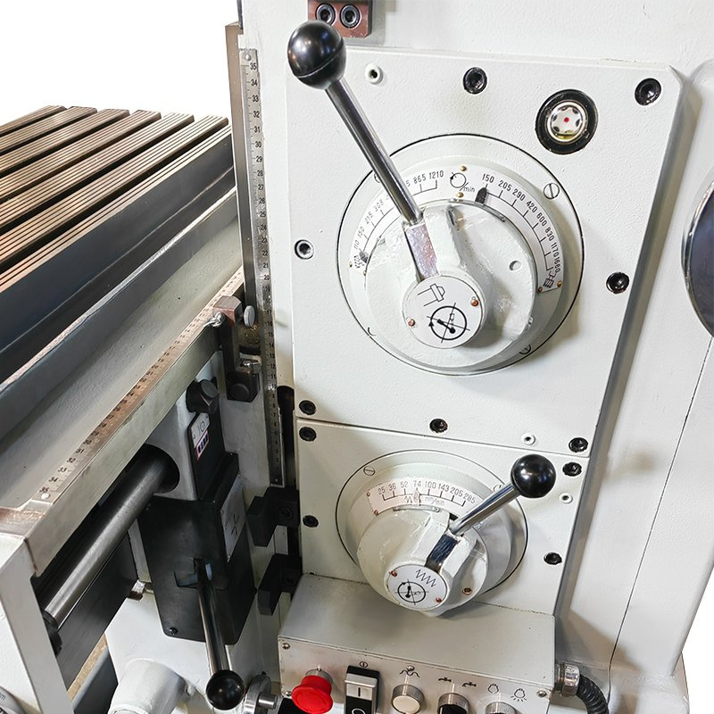 Fresadora universal X8126A