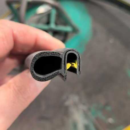 Tira de sellado EPDM para huecos de puertas de automóvil