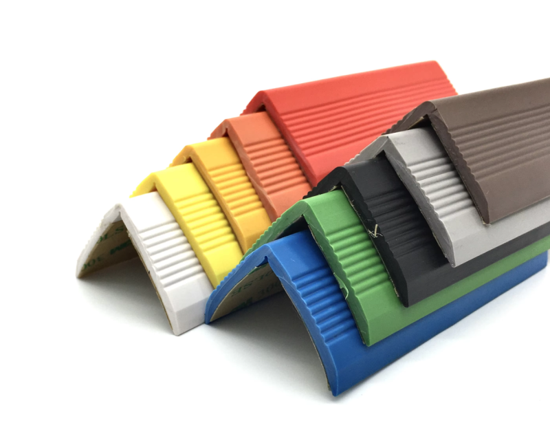 Tiras decorativas y protectoras de PVC antideslizantes de colores para escaleras