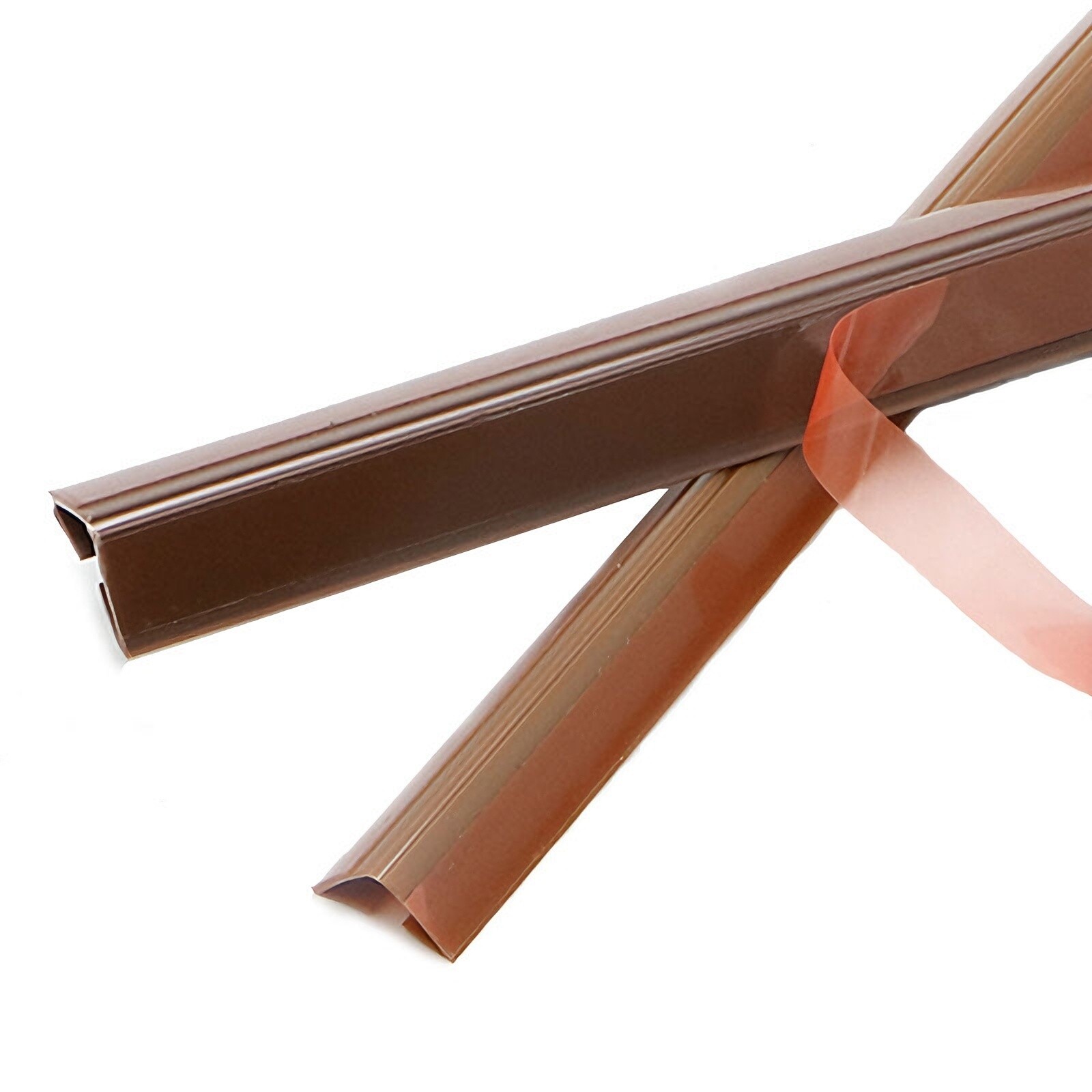 Burlete triangular para puertas de madera