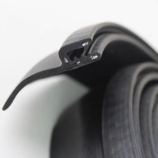 Banda de caucho en forma de U para torre de aerogenerador