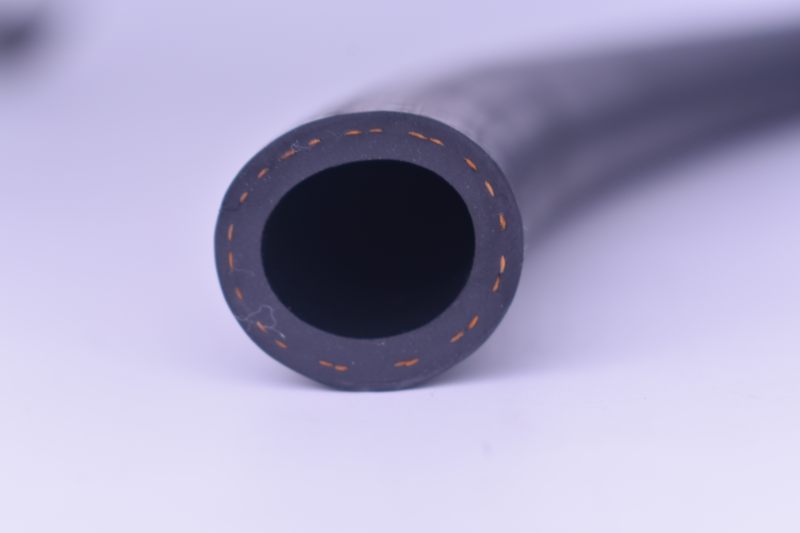 Manguera de suministro de aceite para el sistema de línea de combustible del motor de camiones diésel Manguera de combustible NBR