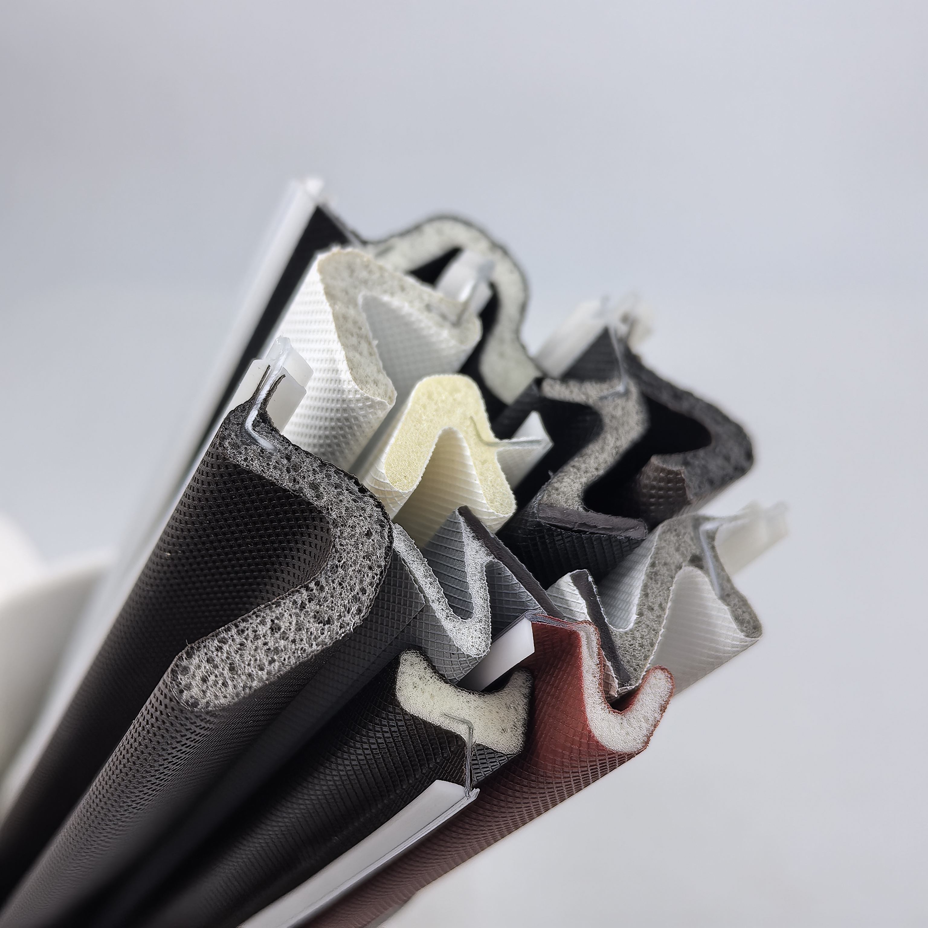 Уплотнительная лента из пены с покрытием PU