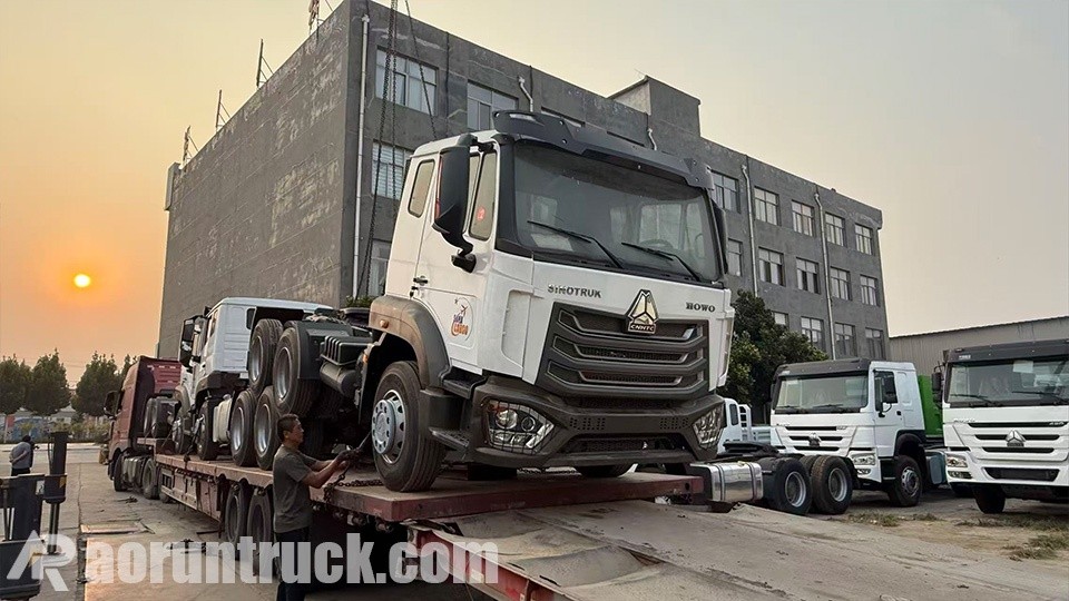Tres camiones tractores Sinotruk Howo-Hohan 6x4 enviados a Senegal.