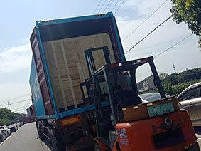 Формовочный пресс arge-Format Press устанавливает новые стандарты в производстве компонентов крыла самолета