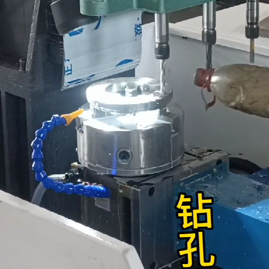 Application of 360-degree arbitrarily rotating cam divider in drilling, chamfering and tapping machine industry