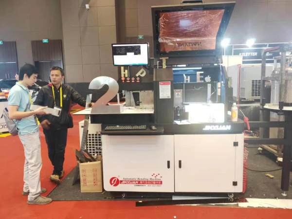 Компания Surabaya Steel производит конструкционные элементы с использованием профилерезов Jinyuan.