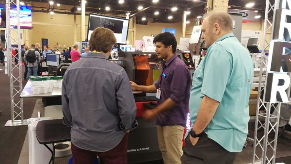 Компания PrecisionCut использует технологию ЧПУ Jinyuan и специализируется на производстве автомобильных деталей.