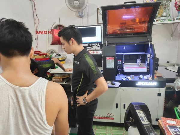 Компания Mandalay Metals создает декоративные произведения искусства из металла, используя фрезерные станки с ЧПУ от компании Jinyuan.