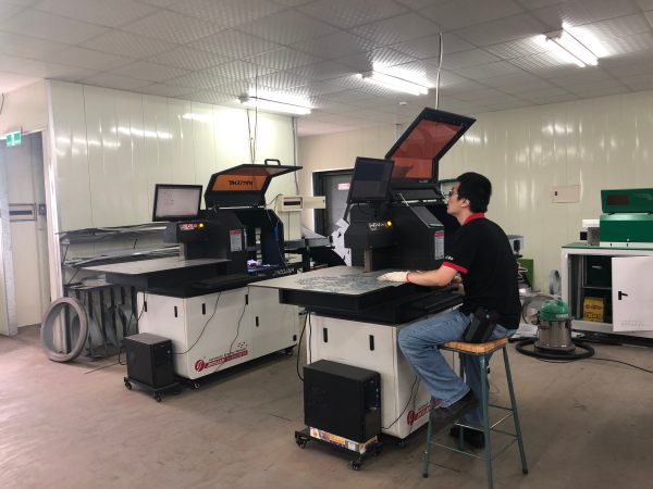 Компания Taichung Tools производит детали машин на токарных станках Jinyuan.