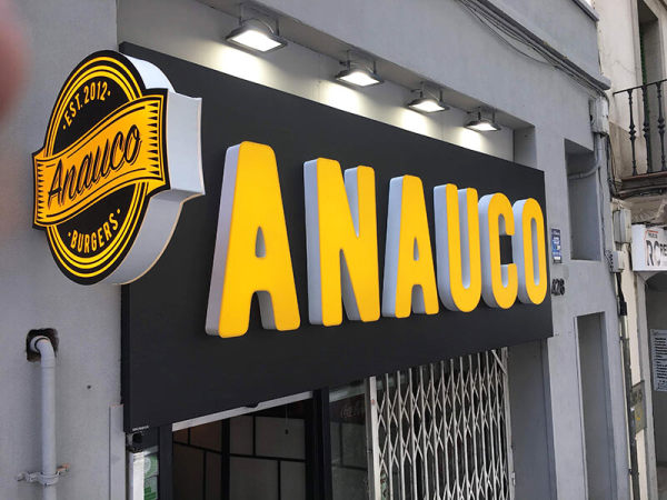 37-Rotulo-luminoso-en-Barcelona