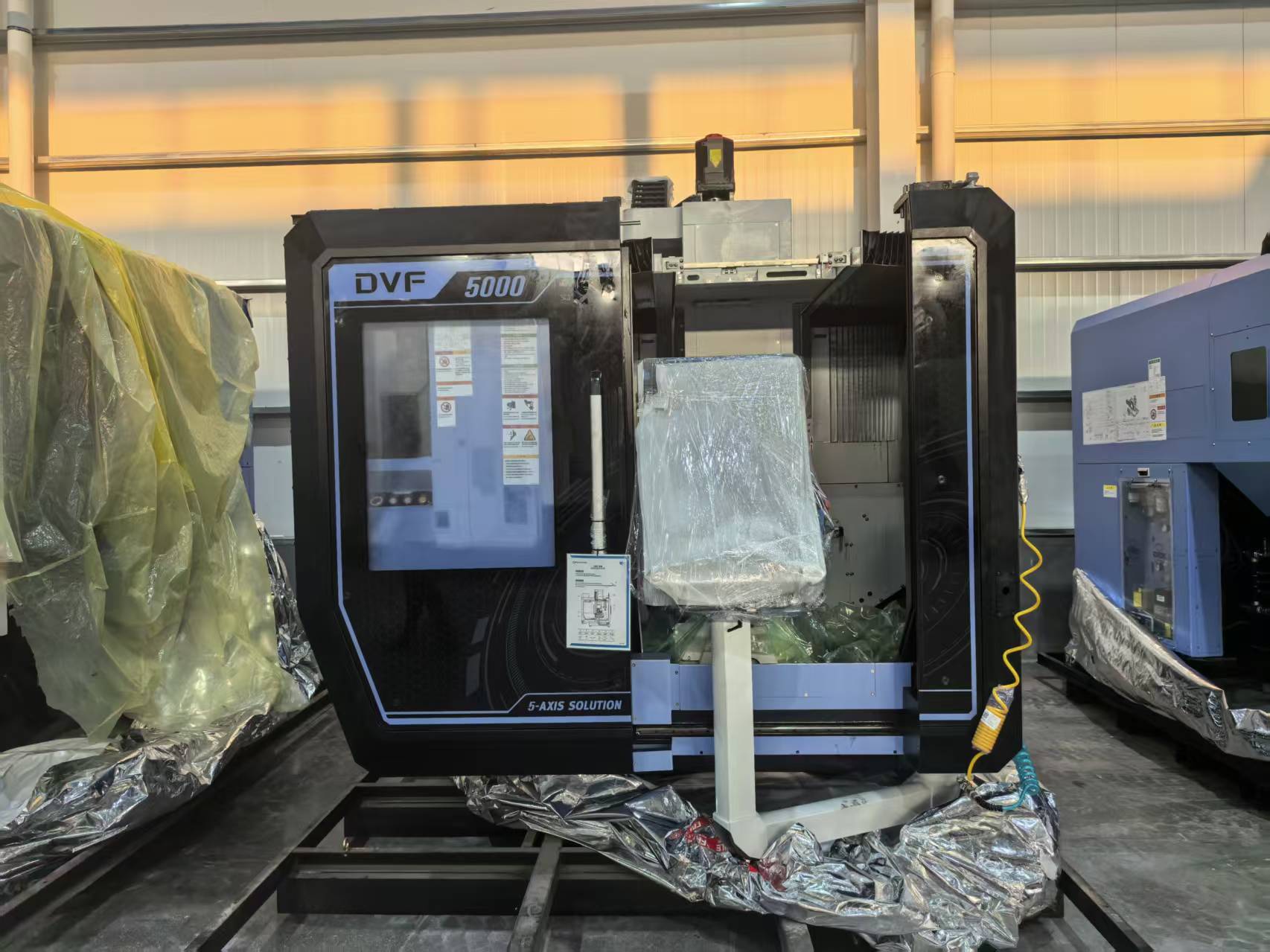 Преимущества 5-осевых обрабатывающих центров: Как производство может выполнять сложную обработку за одну установку.