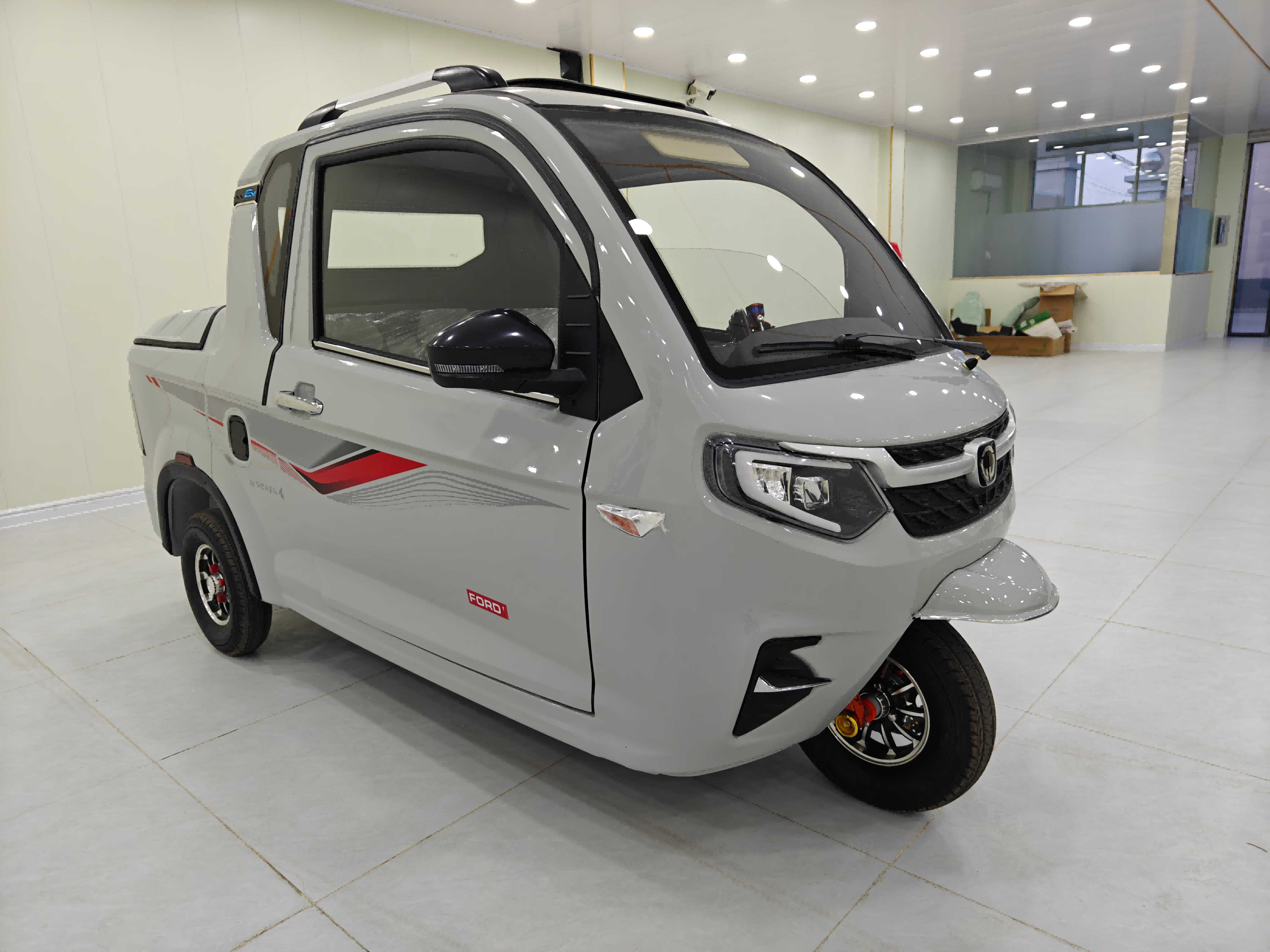 Factory Supplies Open Electric Pickup Trucks with 3-Passenger Capacity and 300-400kg Payload for Passenger Cargo Transportation