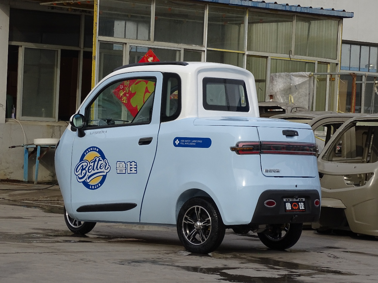 Hot Sale Three Wheel Mini Electric Tricycle with Enclosed Cargo 101~200 km Range for Urban Mobility