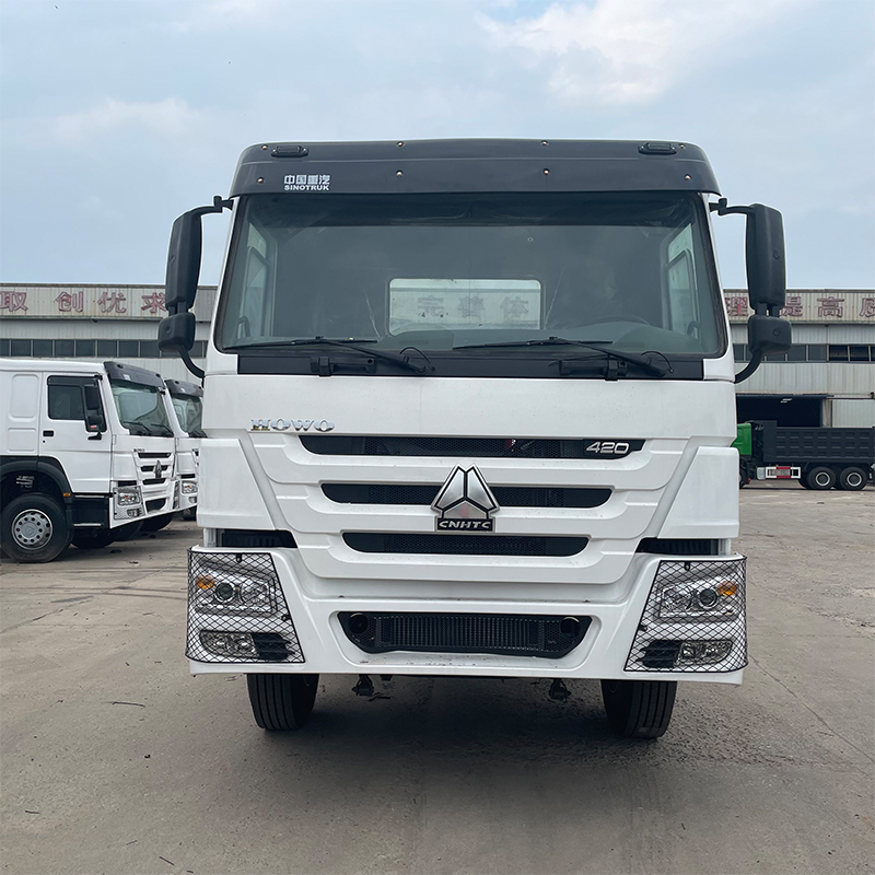 Caminhão trator HOWO 6x4