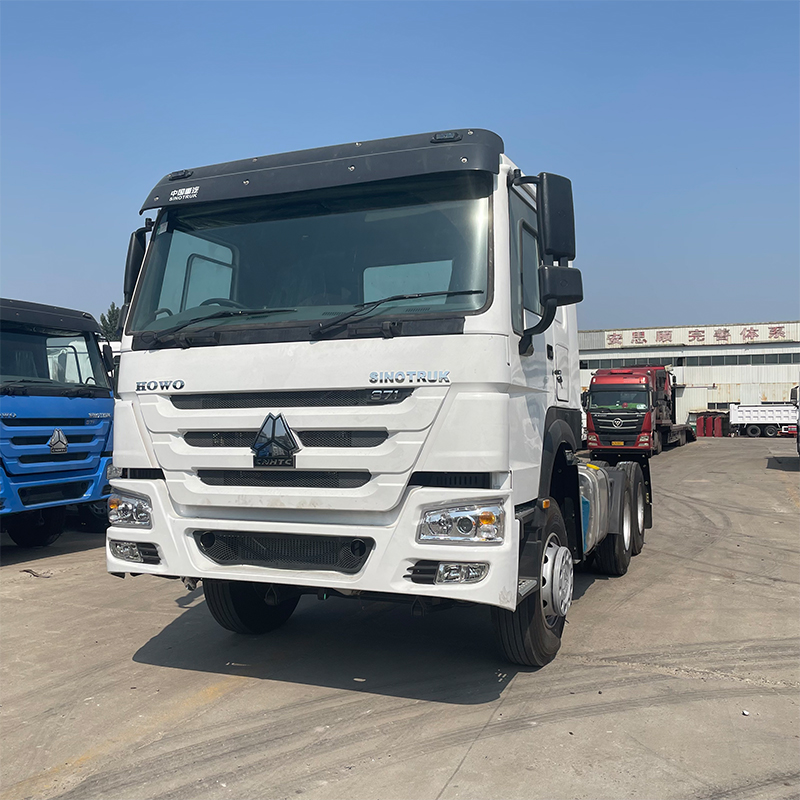 Caminhão trator HOWO 6x4