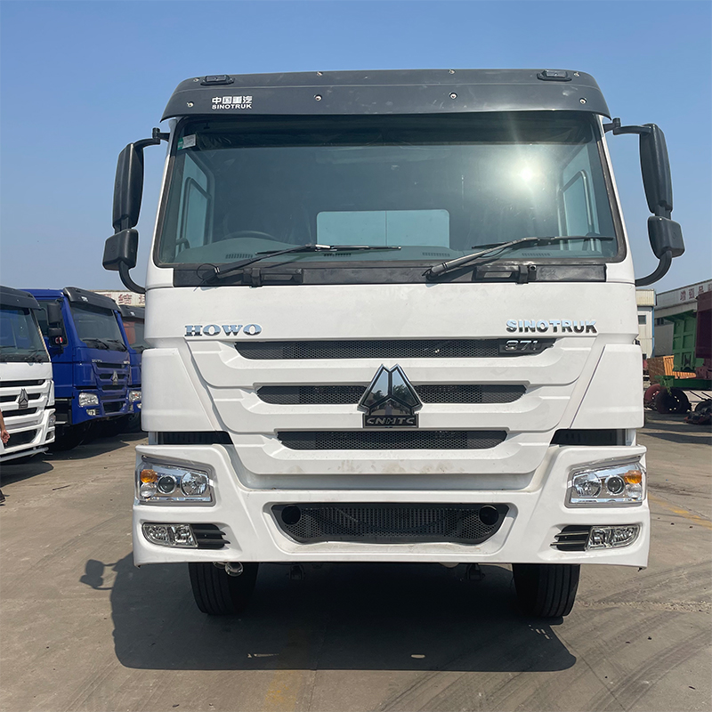 Caminhão trator HOWO 6x4