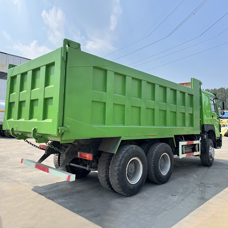 Caminhão Basculante HOWO 6x4