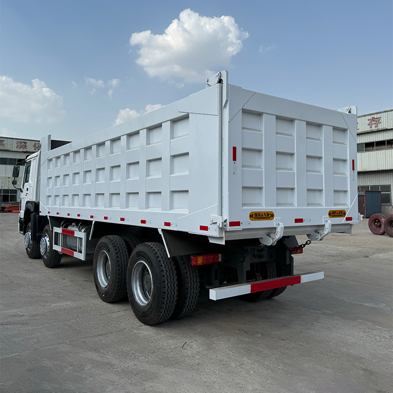 Caminhão Basculante HOWO 8x4