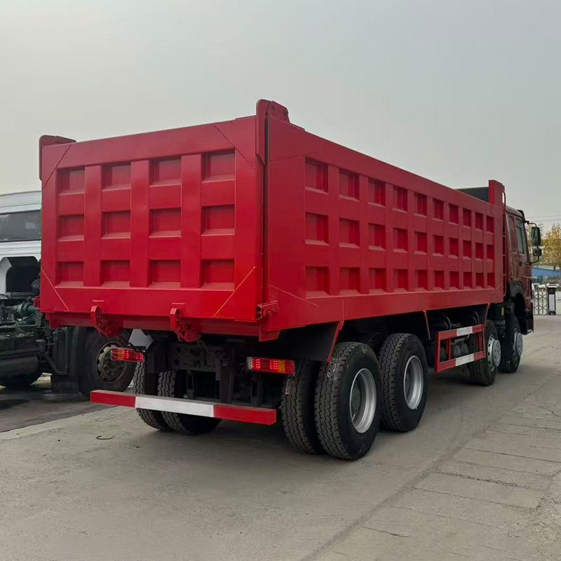 Caminhão Basculante HOWO 8x4
