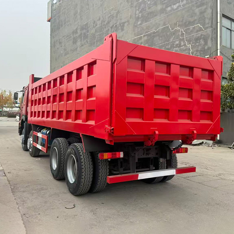 Caminhão Basculante HOWO 8x4