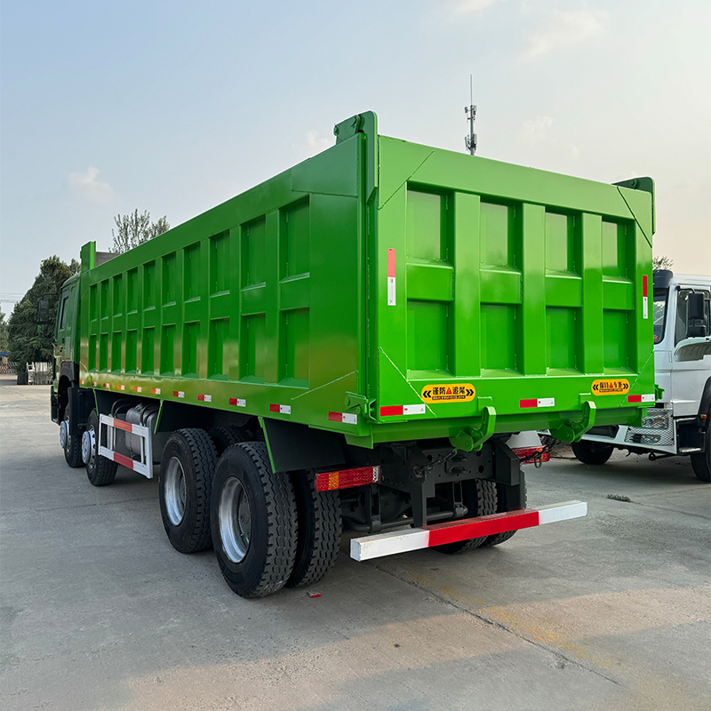 Caminhão Basculante HOWO 8x4