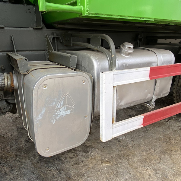 Detalhes da descarga verde Volvo 11