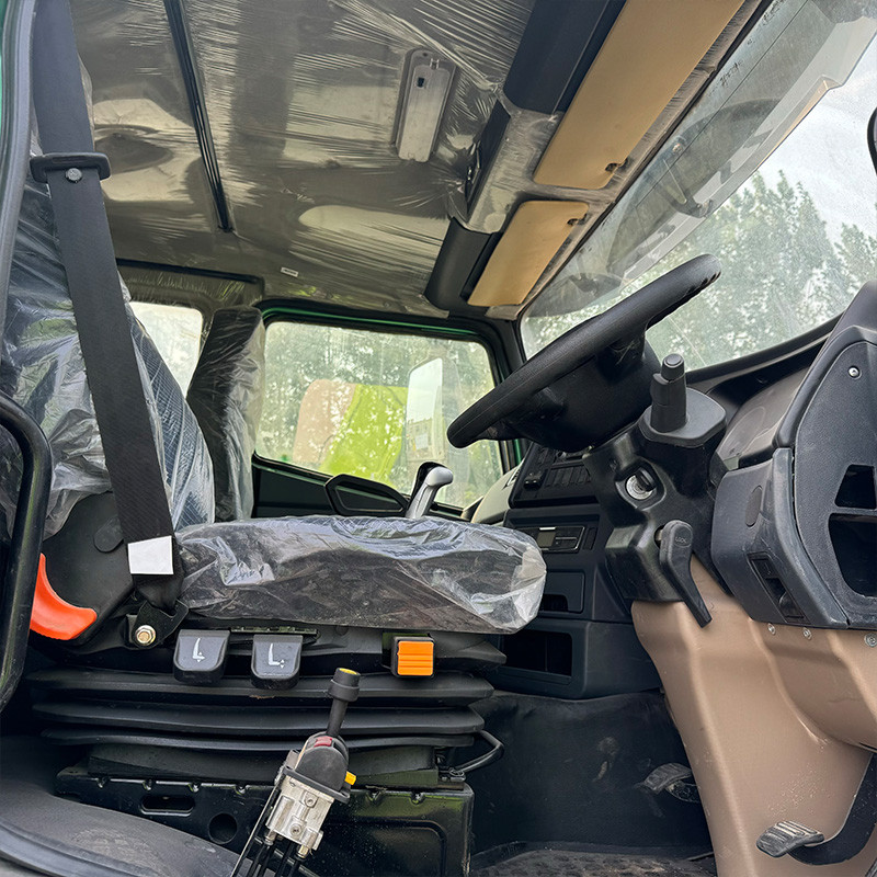 豪瀚绿白8x4详情11 豪瀚绿白8x4详情11