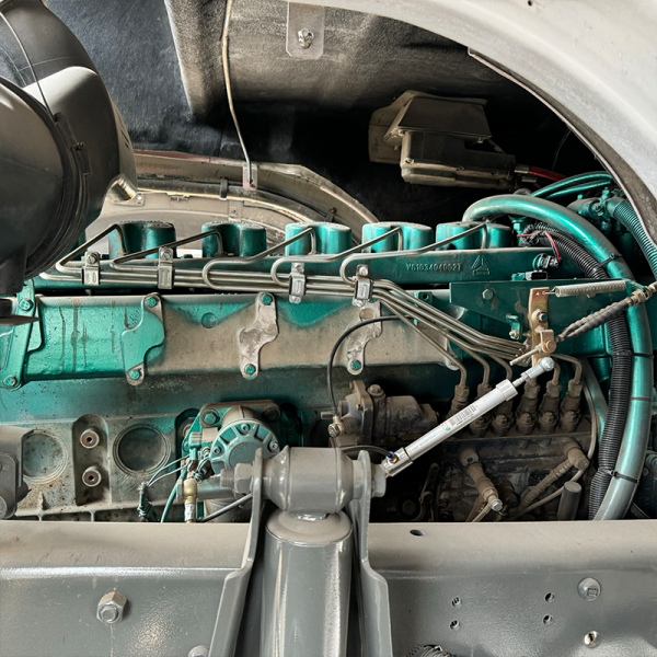 Detalhes do reboque de caixa branca Volvo 3