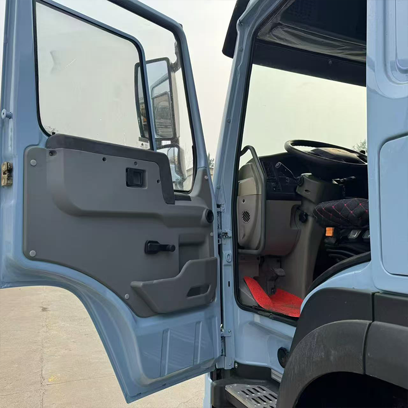 SINOTRUK HOWO Trator 4x2, 6x4 | 371HP-430HP Reboque para serviços pesados